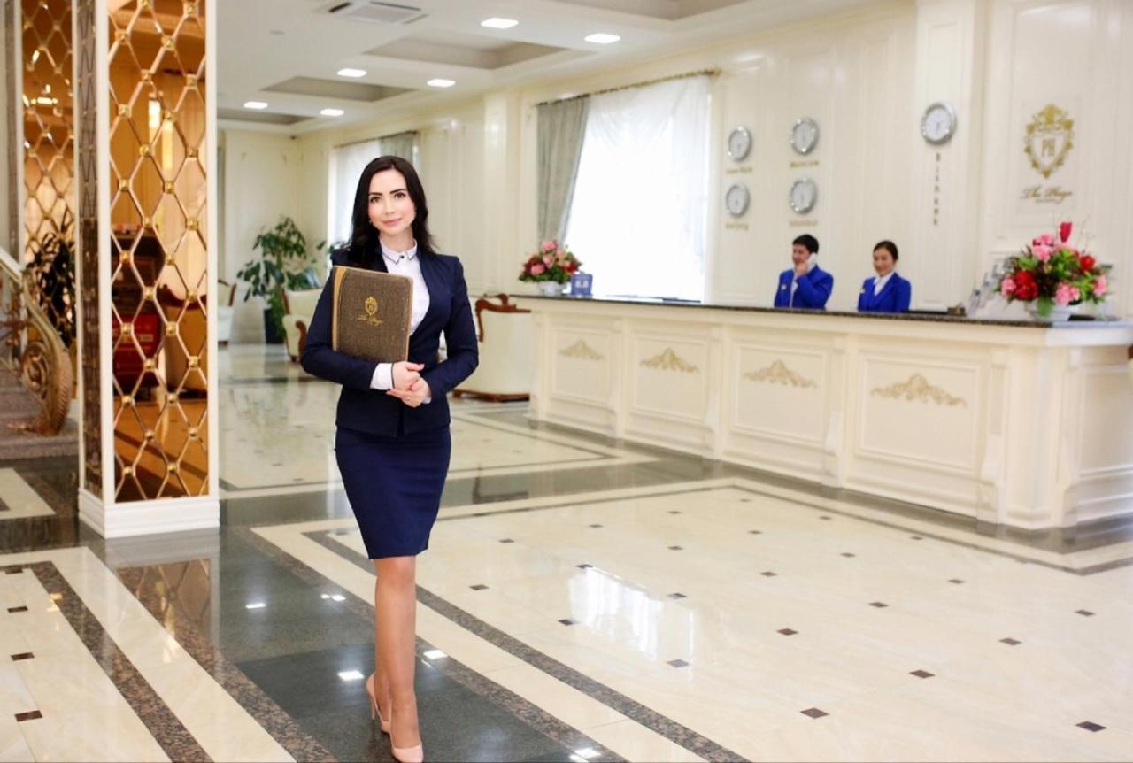 Вибиш бишкек. Отель Плаза Бишкек. The Plaza Hotel Bishkek, Киргизия, Бишкек. Максат Бишкек Плаза. Ise Plaza Бишкек.